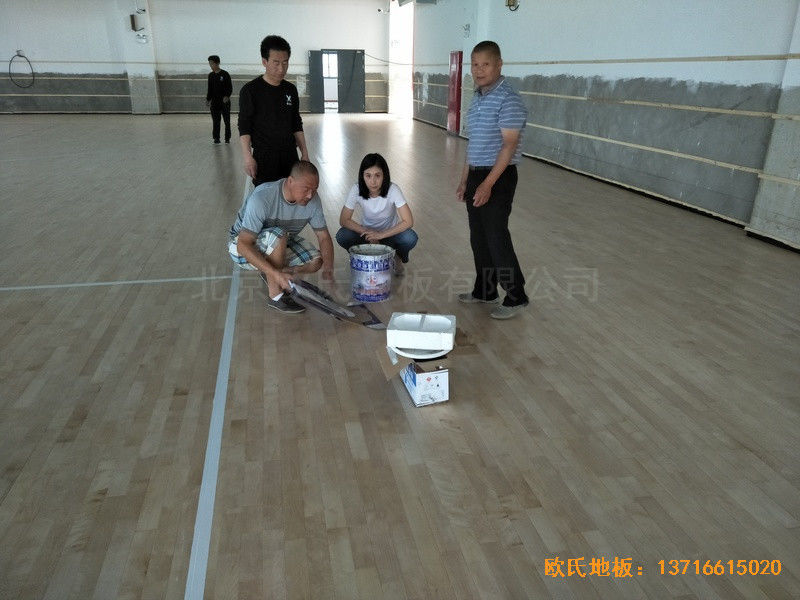 上海嘉定婁唐學校籃球館體育地板施工案例5