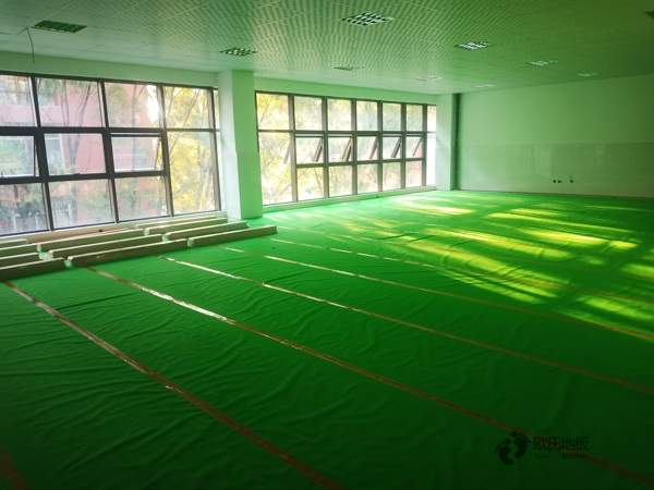 籃球場地木地板施工價(jià)格1