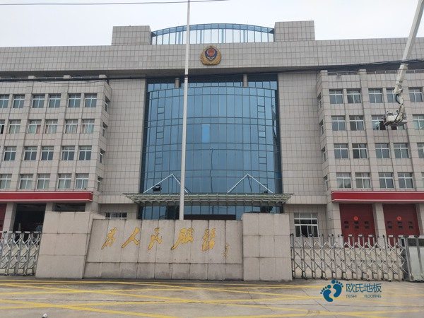 大學(xué)運(yùn)動(dòng)籃球木地板報(bào)價(jià)